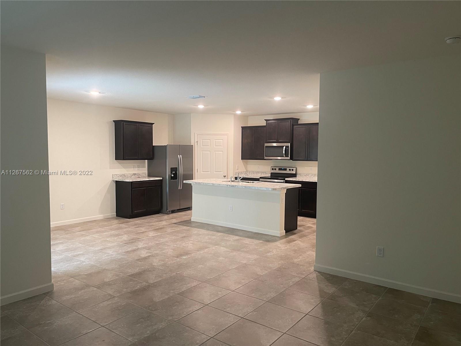 PORT ST LUCIE SECTION 11 - Residential Lease