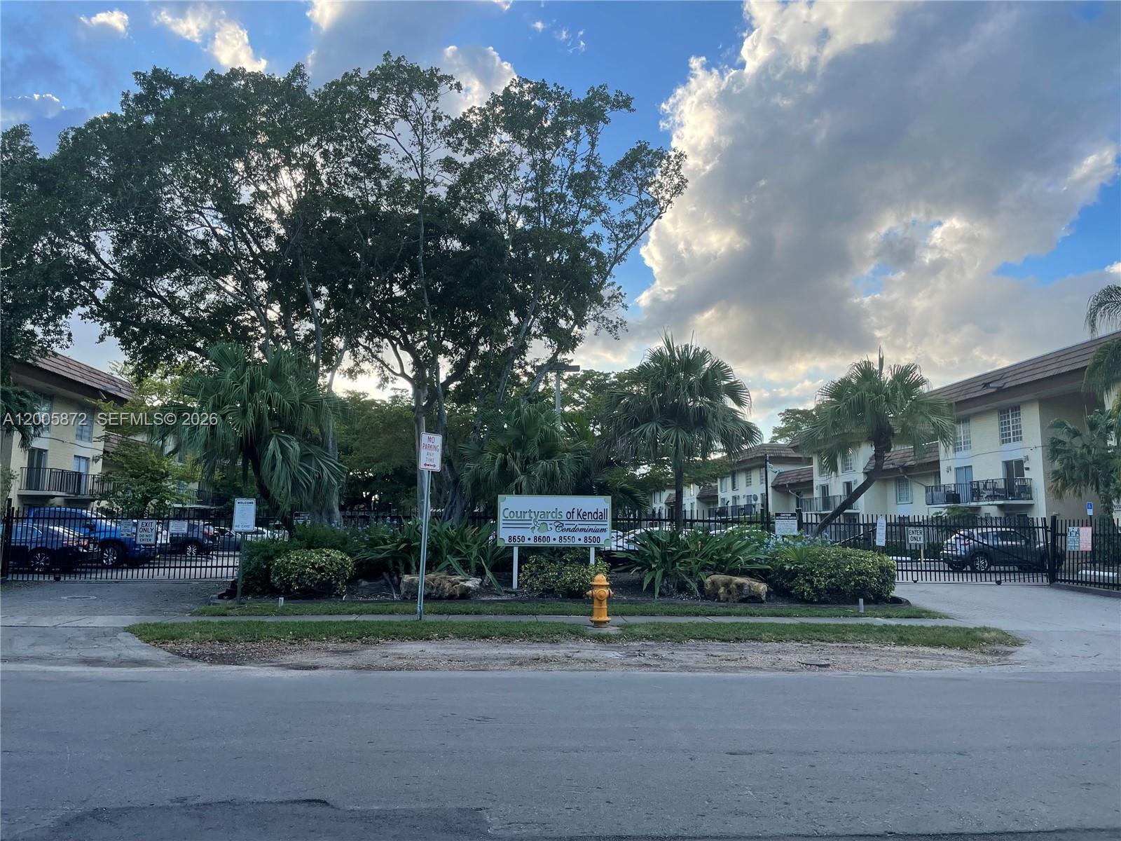 COURTYARDS AT KENDALL CON - Residential