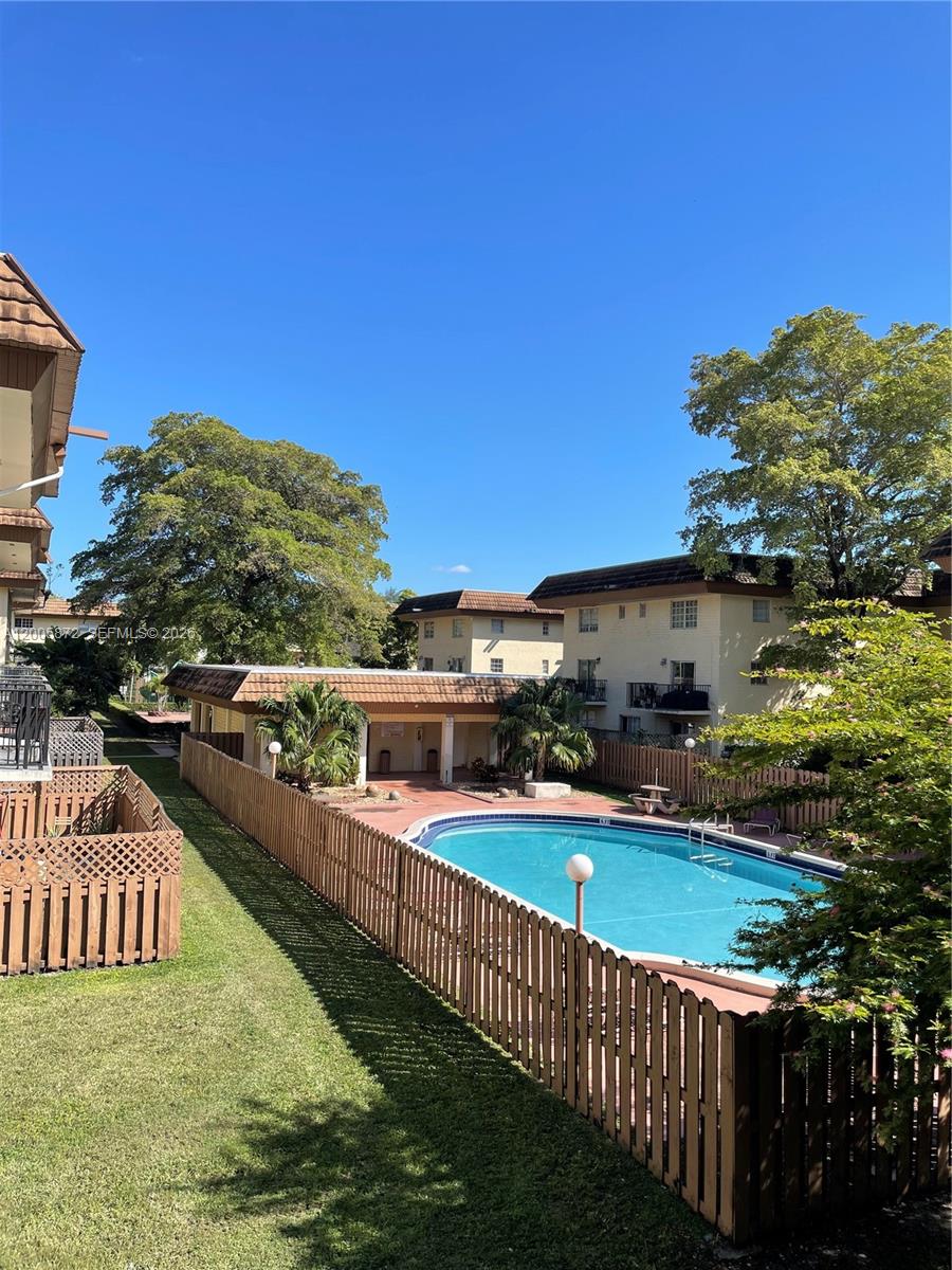 COURTYARDS AT KENDALL CON - Residential