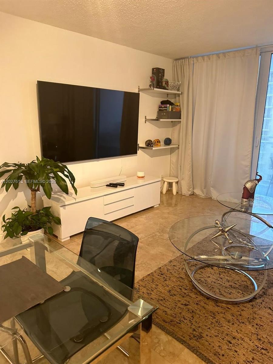 PARKER PLAZA ESTATES COND - Residential