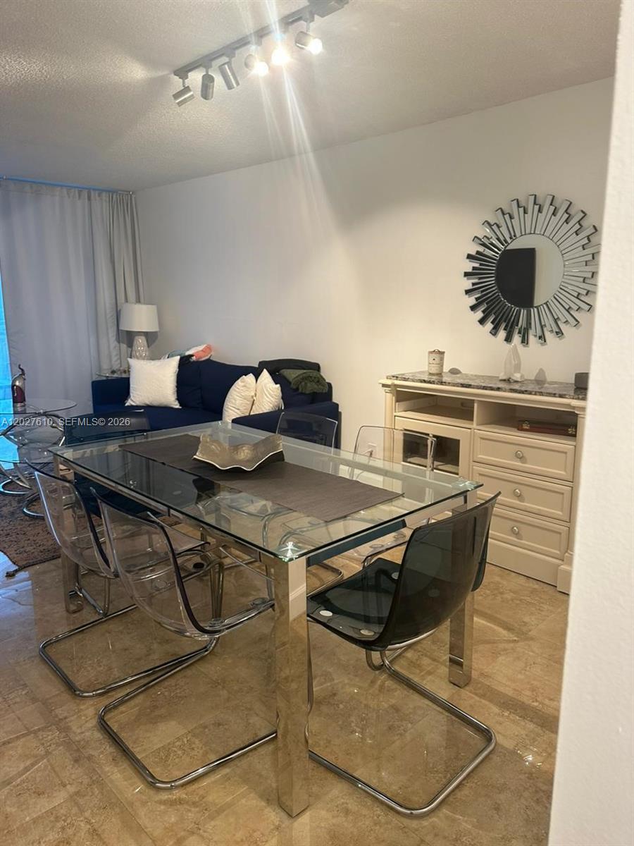 PARKER PLAZA ESTATES COND - Residential
