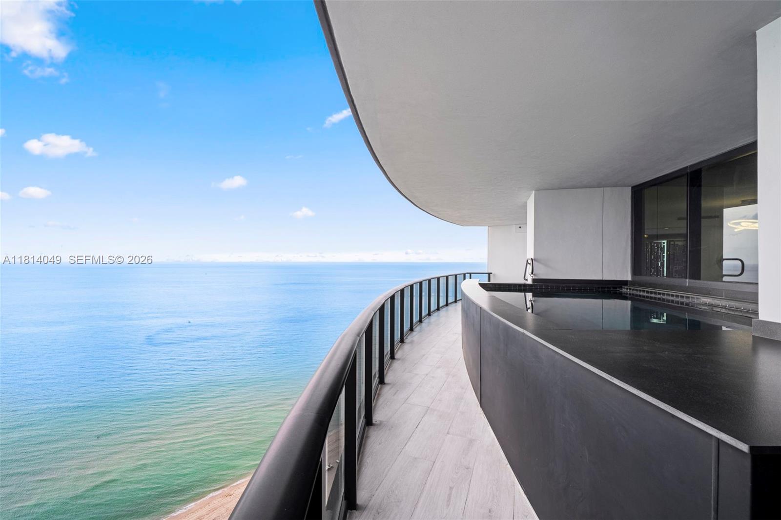 18555 COLLINS AVENUE COND - Residential