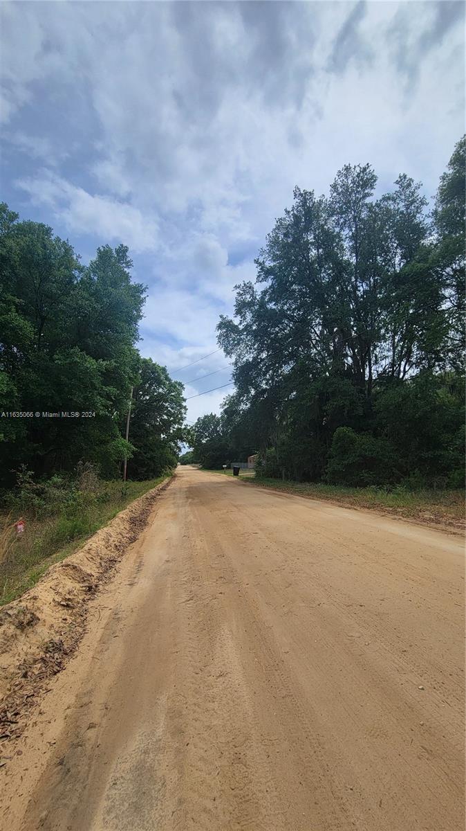 Interlachen Rainbow Lakes - Land