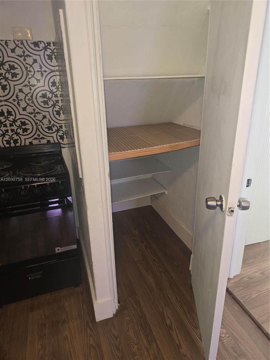 HIALEAH 7TH ADDN - Residential Lease