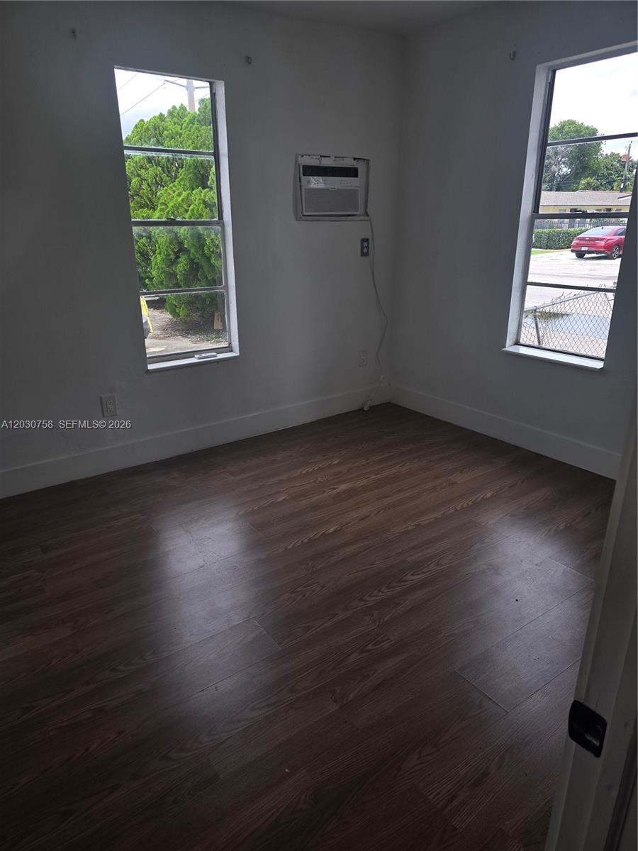 HIALEAH 7TH ADDN - Residential Lease