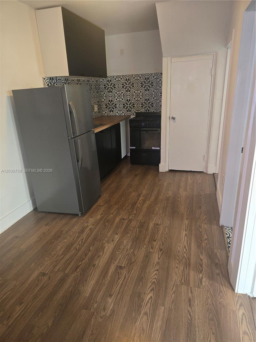 HIALEAH 7TH ADDN - Residential Lease