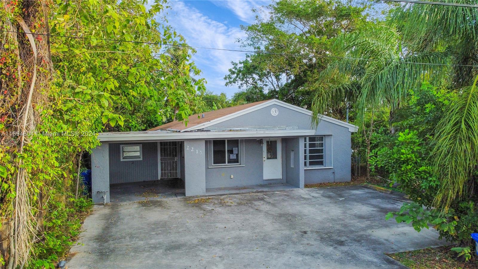 HOLLYWOOD TERRACE - Residential Income