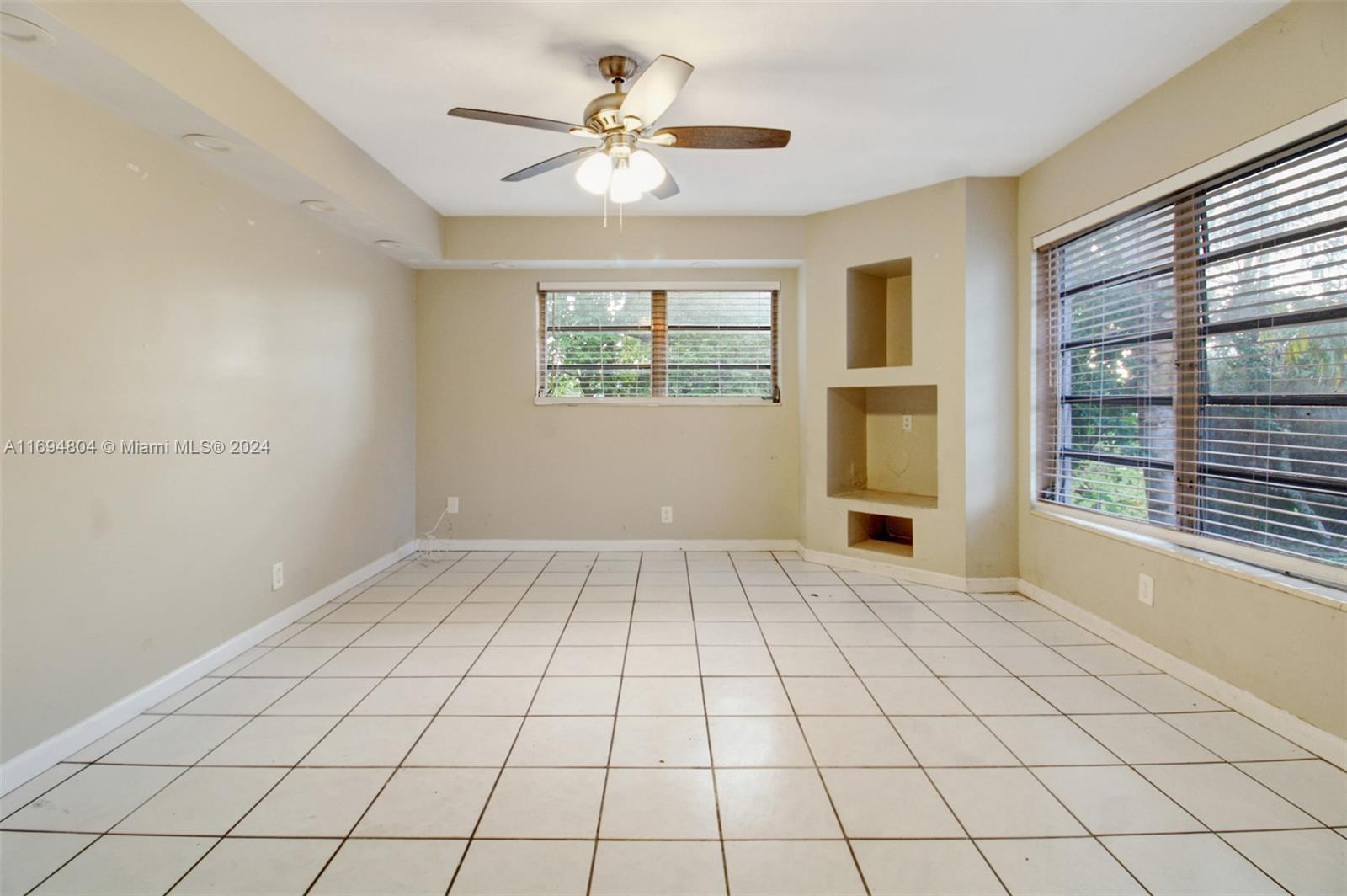 HOLLYWOOD TERRACE - Residential Income