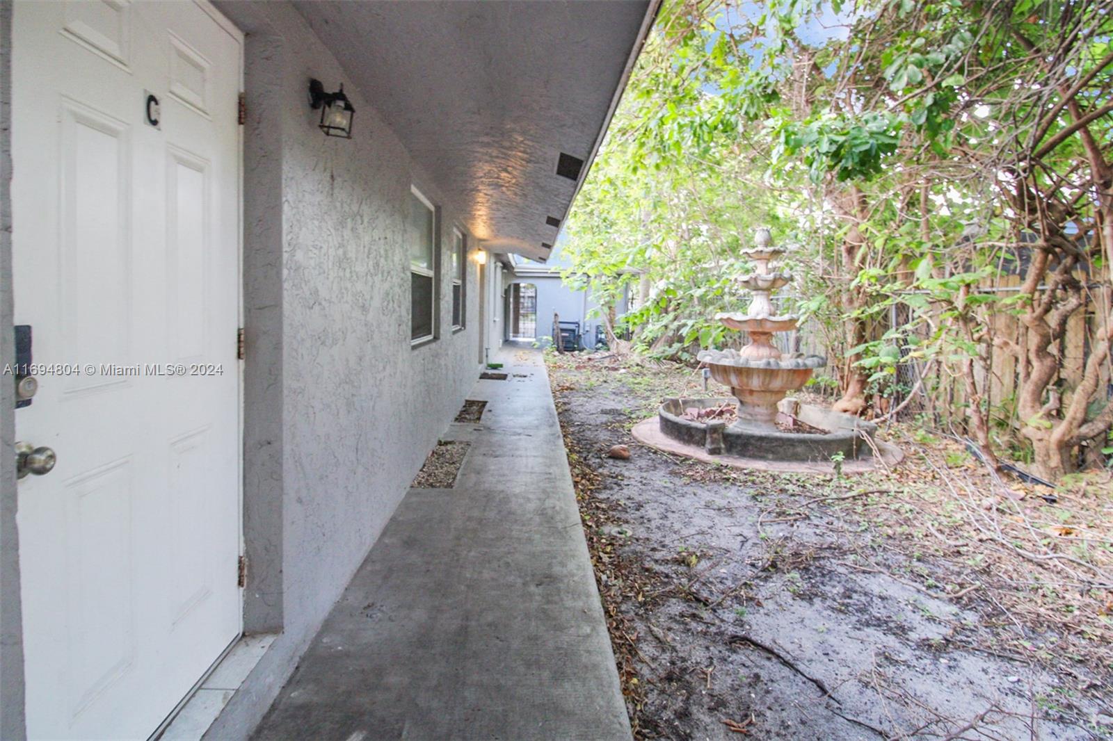 HOLLYWOOD TERRACE - Residential Income