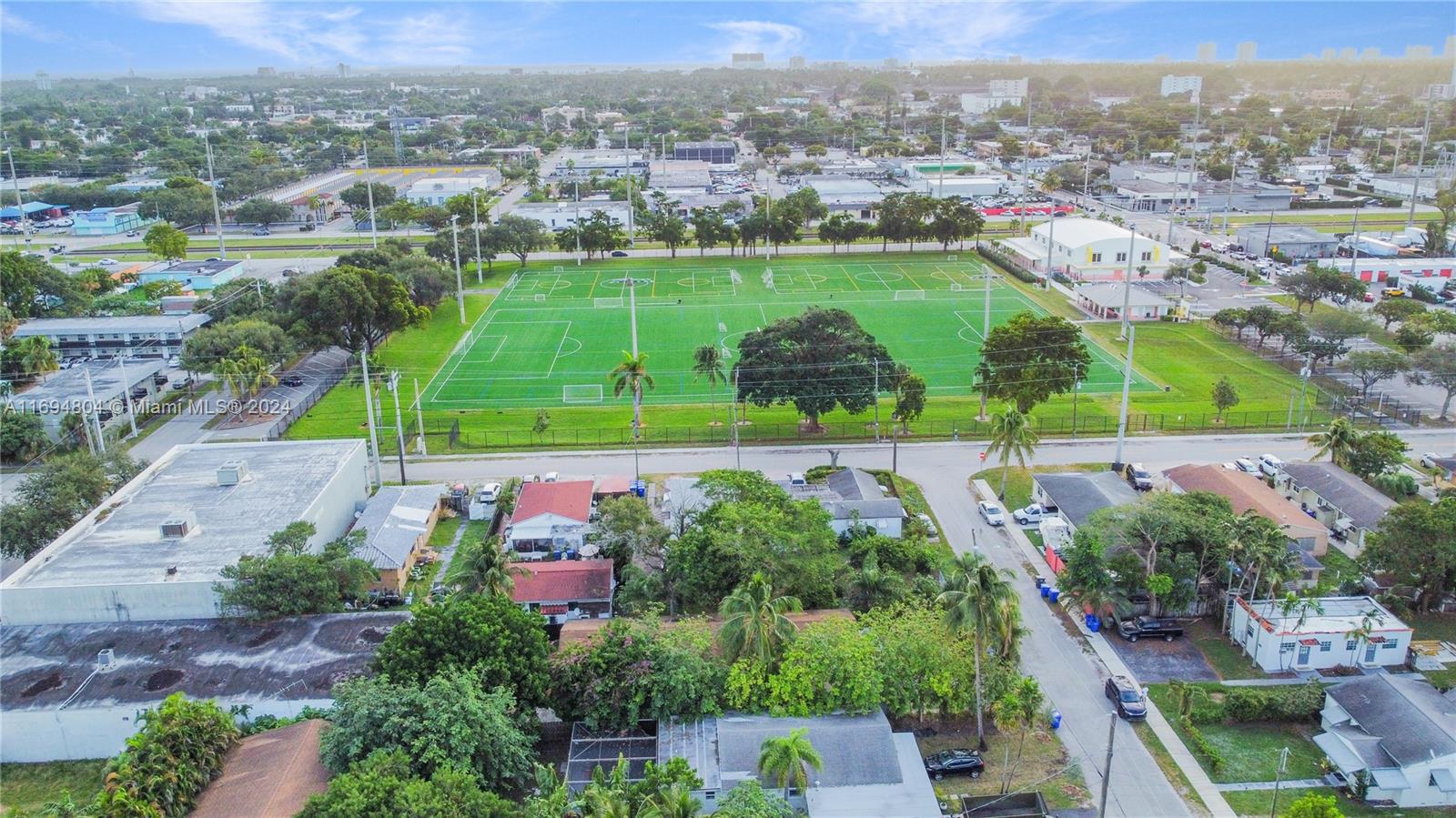 HOLLYWOOD TERRACE - Residential Income