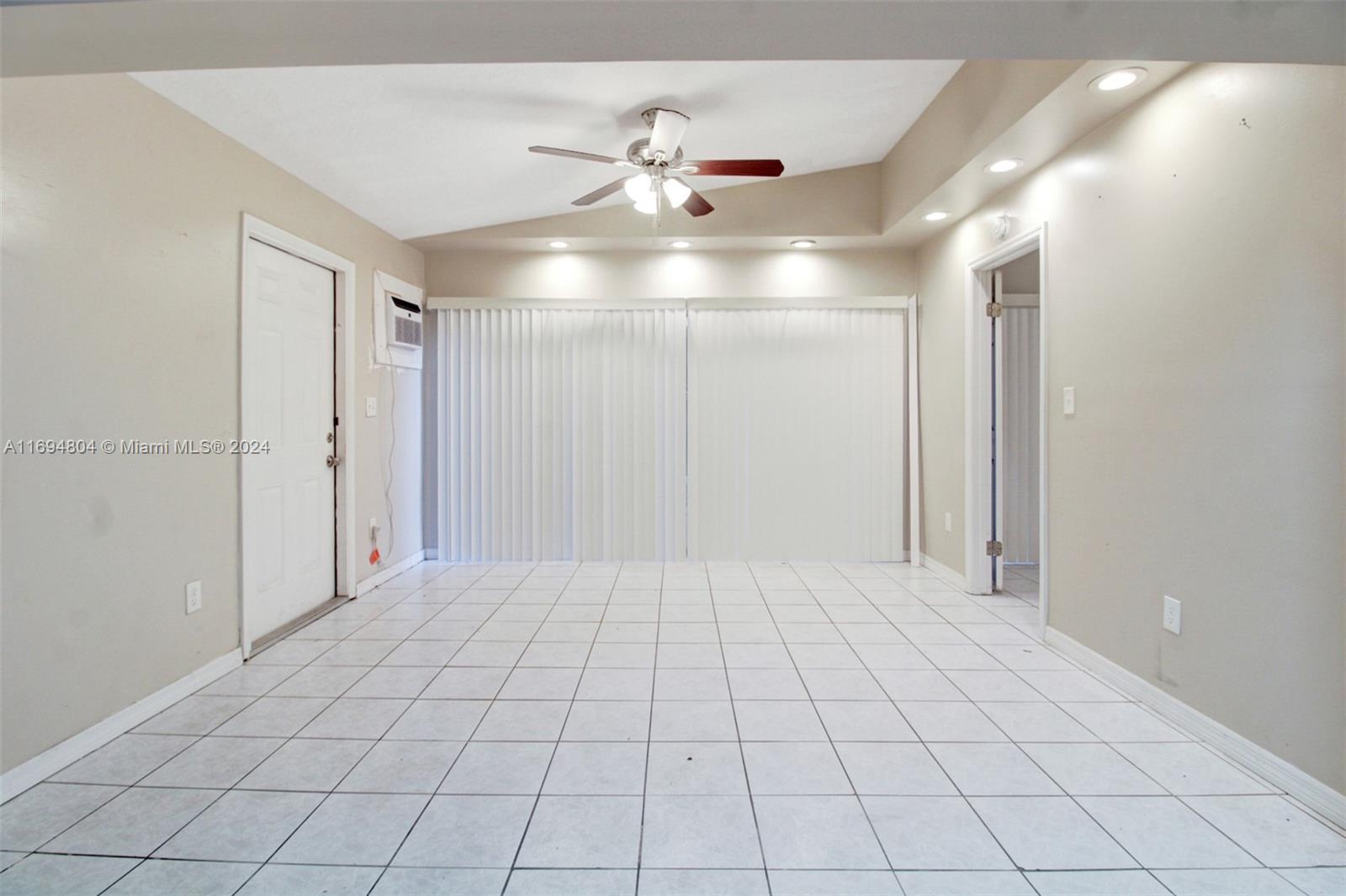 HOLLYWOOD TERRACE - Residential Income