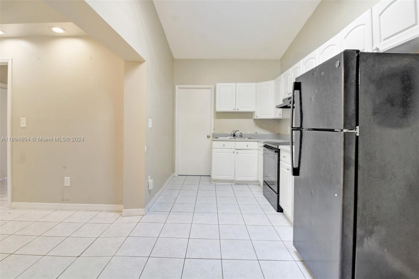 HOLLYWOOD TERRACE - Residential Income