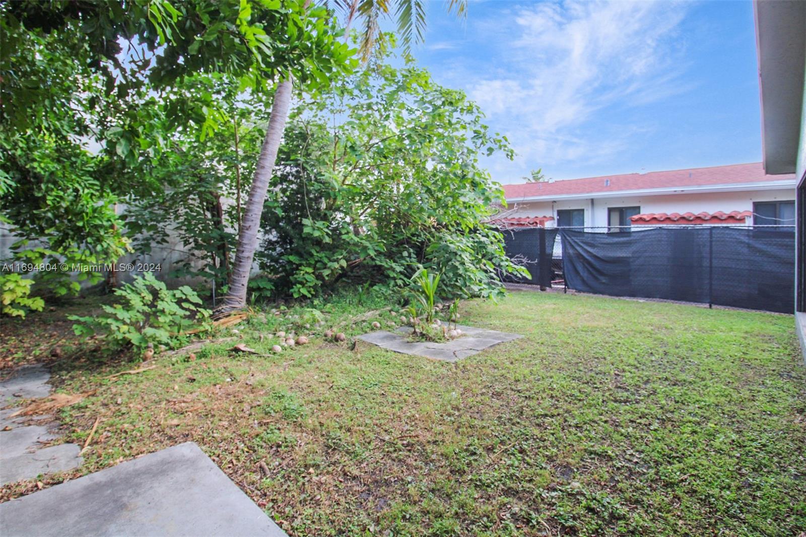 HOLLYWOOD TERRACE - Residential Income
