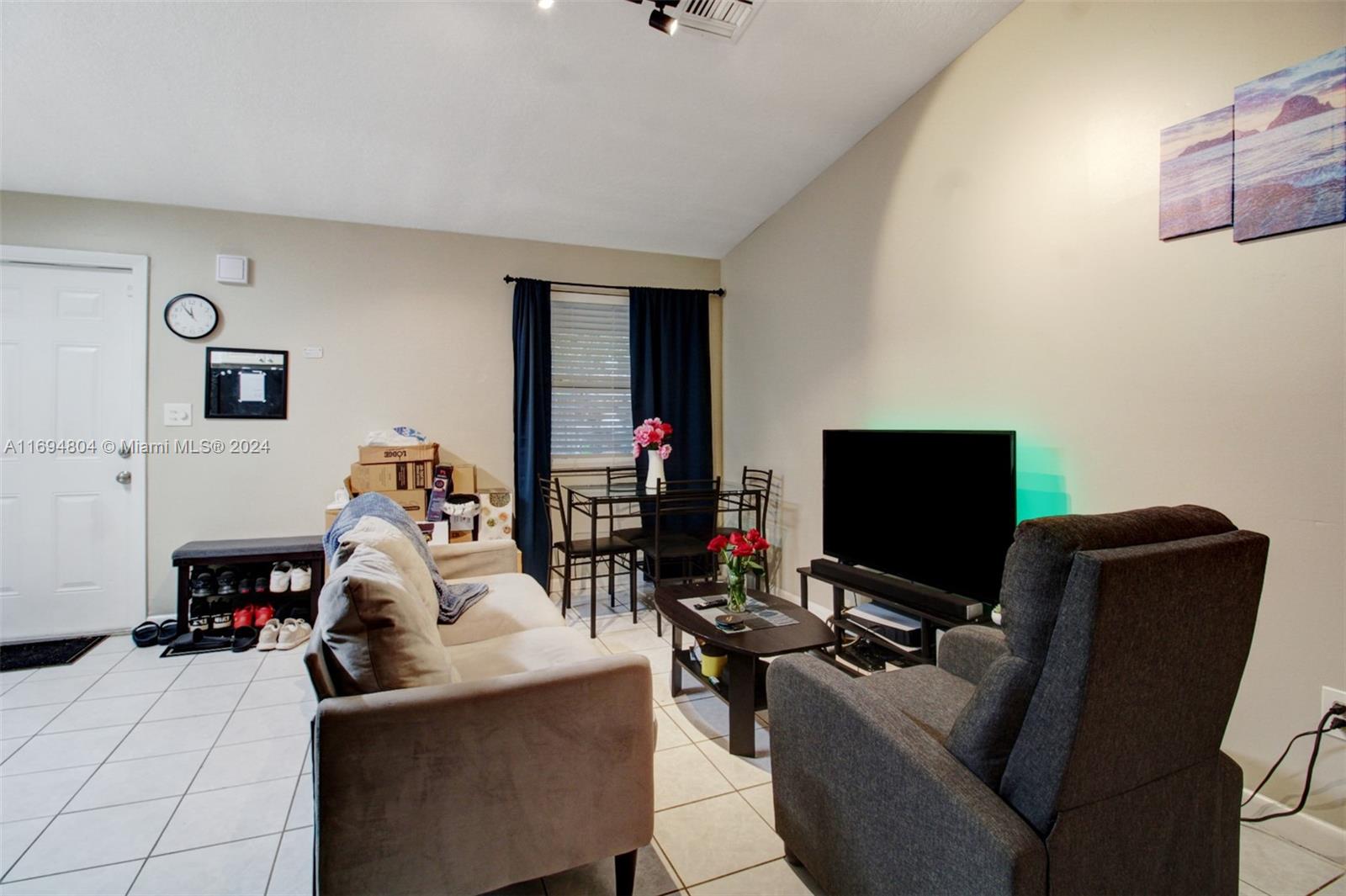 HOLLYWOOD TERRACE - Residential Income
