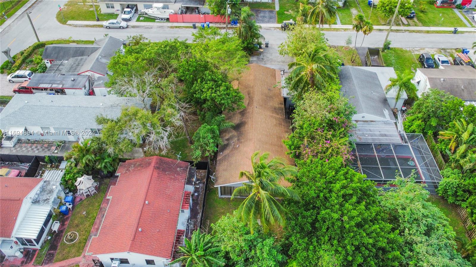 HOLLYWOOD TERRACE - Residential Income