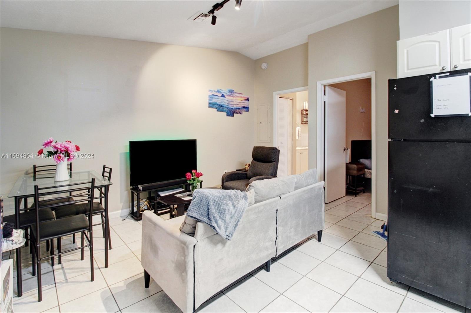 HOLLYWOOD TERRACE - Residential Income