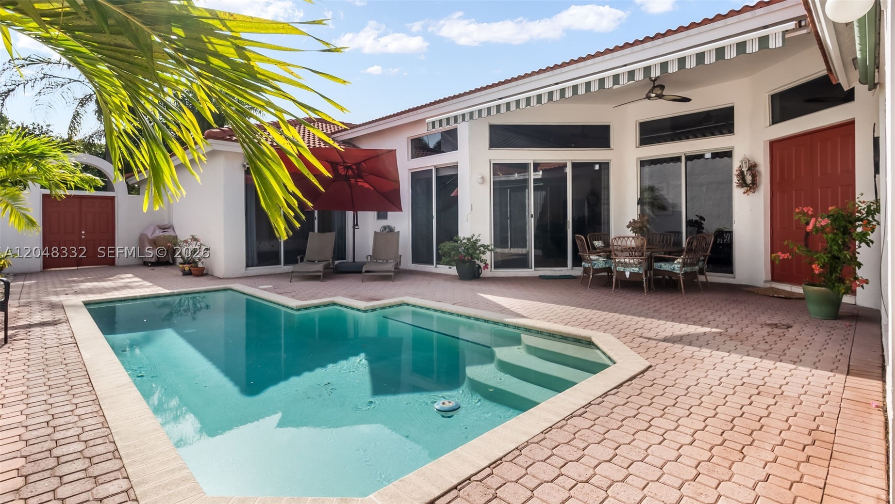 HOLLYWOOD LAKES COUNTRY C - Residential