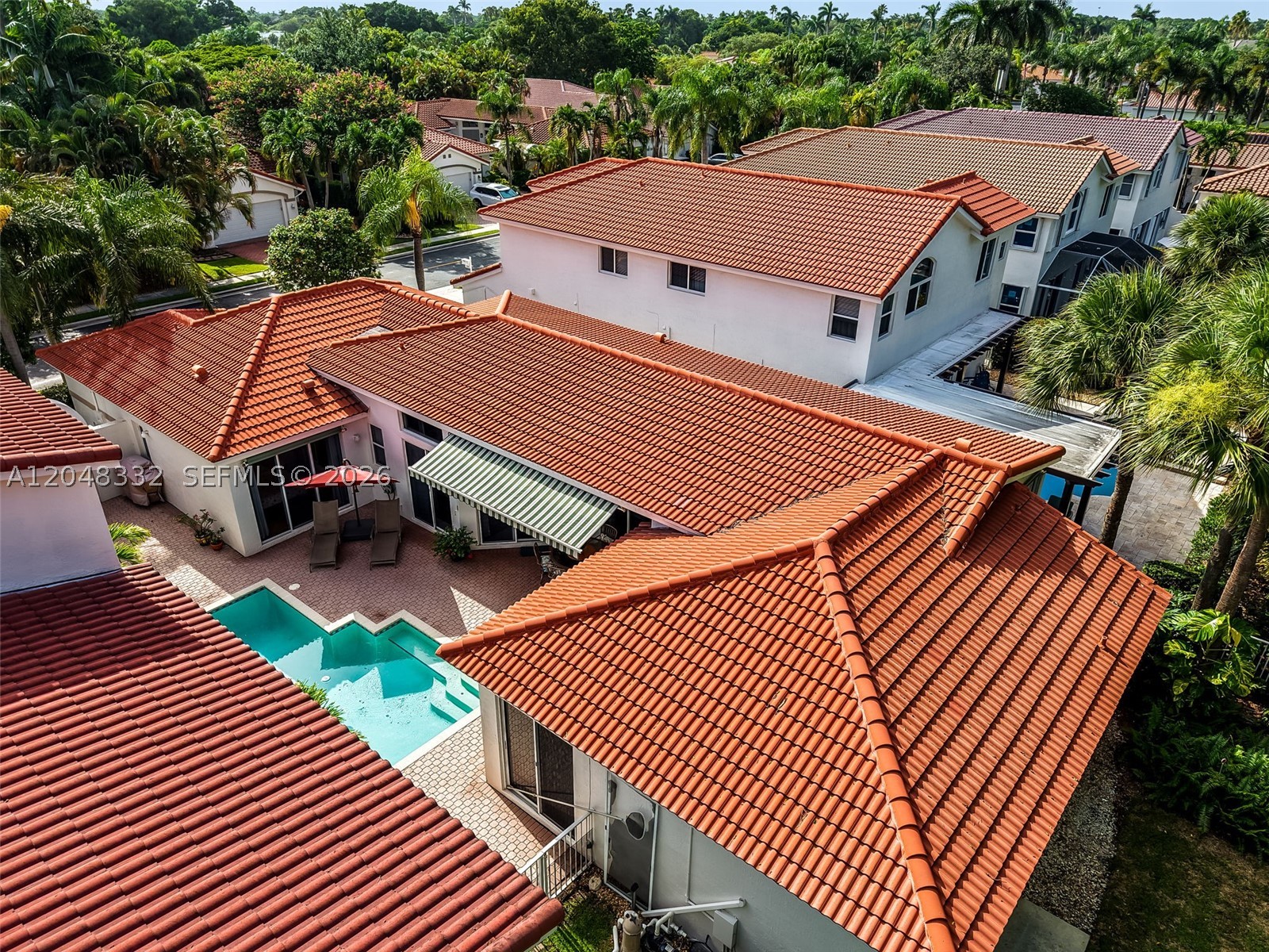 HOLLYWOOD LAKES COUNTRY C - Residential