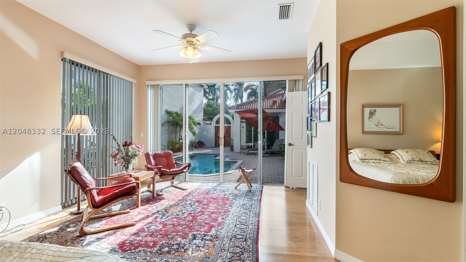 HOLLYWOOD LAKES COUNTRY C - Residential