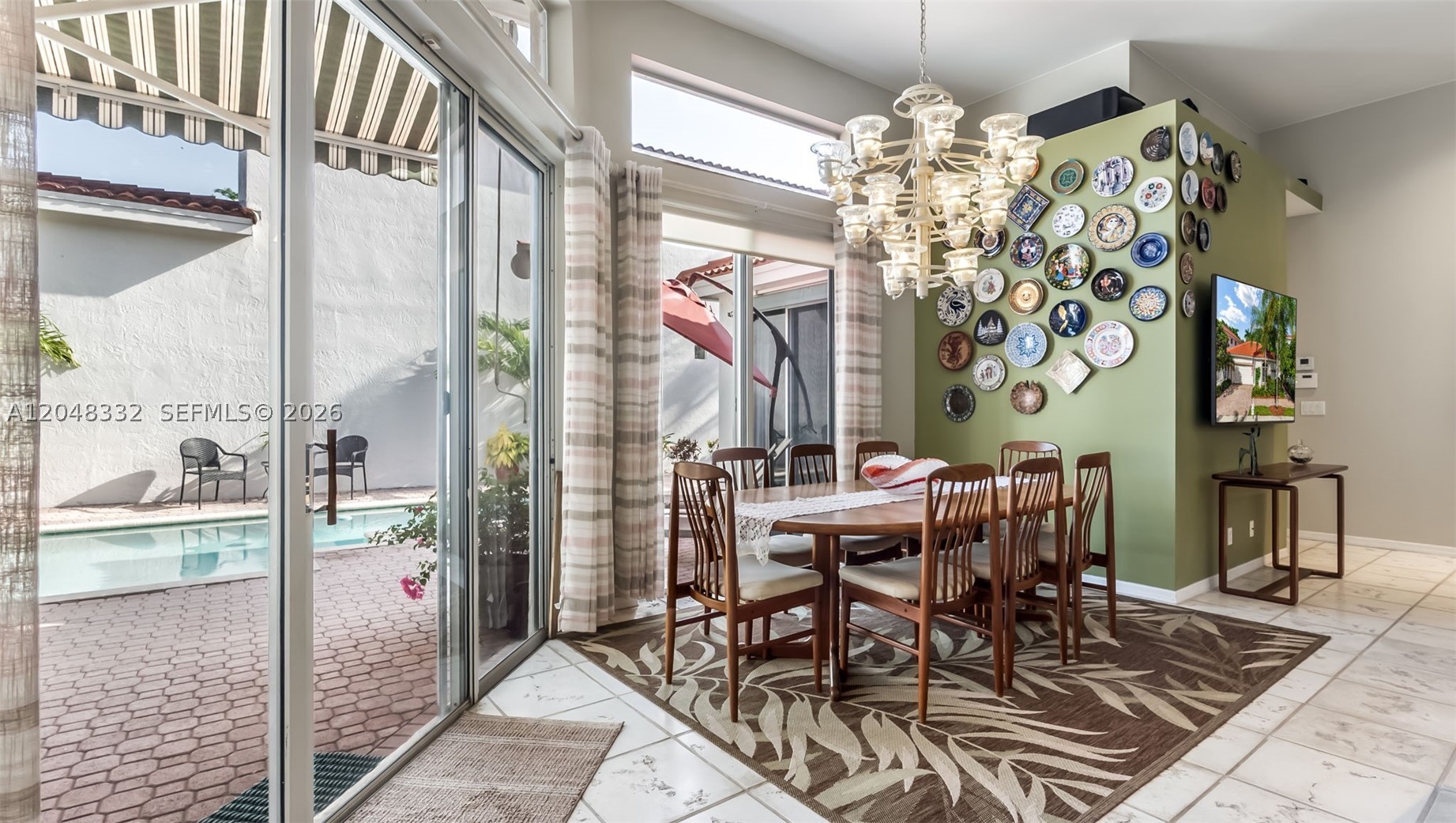 HOLLYWOOD LAKES COUNTRY C - Residential