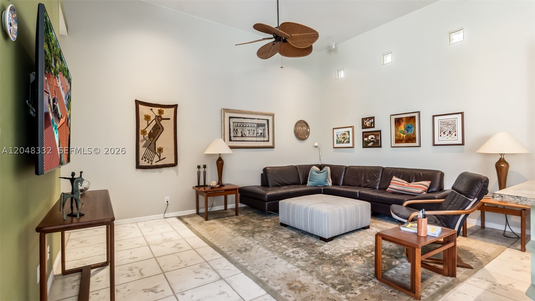 HOLLYWOOD LAKES COUNTRY C - Residential