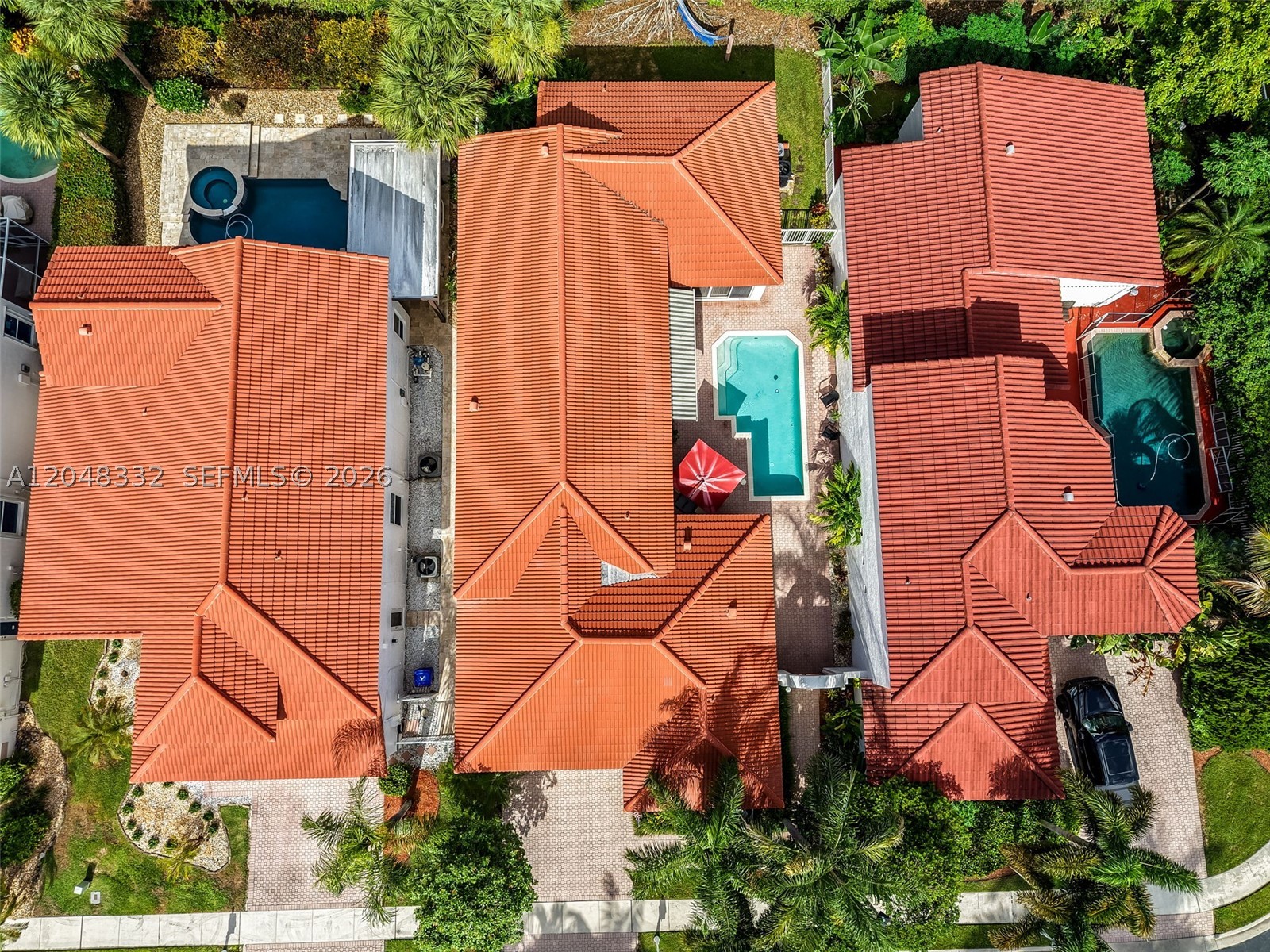 HOLLYWOOD LAKES COUNTRY C - Residential