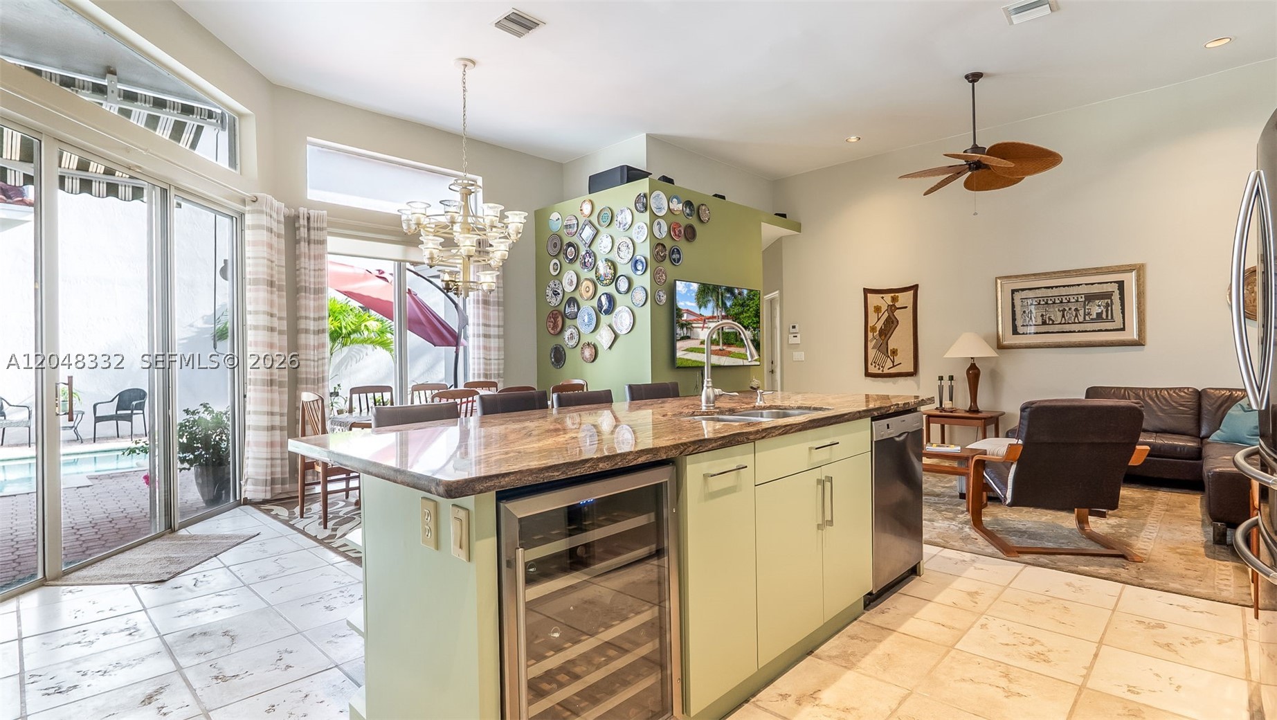 HOLLYWOOD LAKES COUNTRY C - Residential