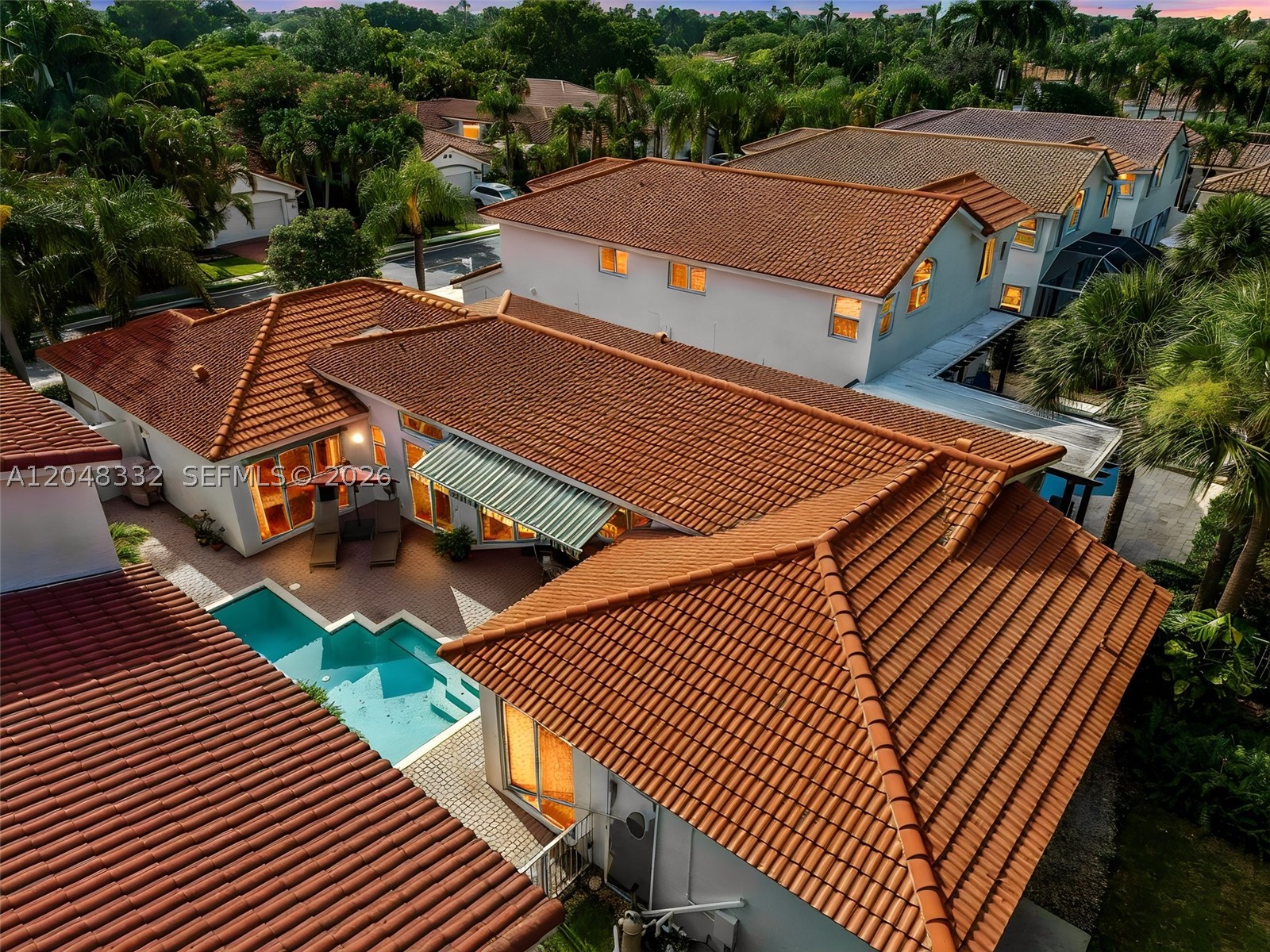 HOLLYWOOD LAKES COUNTRY C - Residential