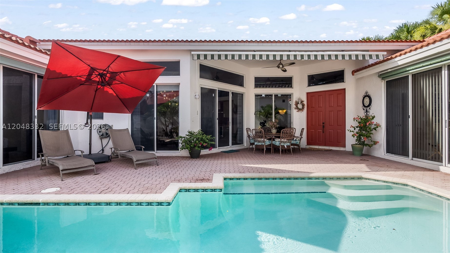 HOLLYWOOD LAKES COUNTRY C - Residential
