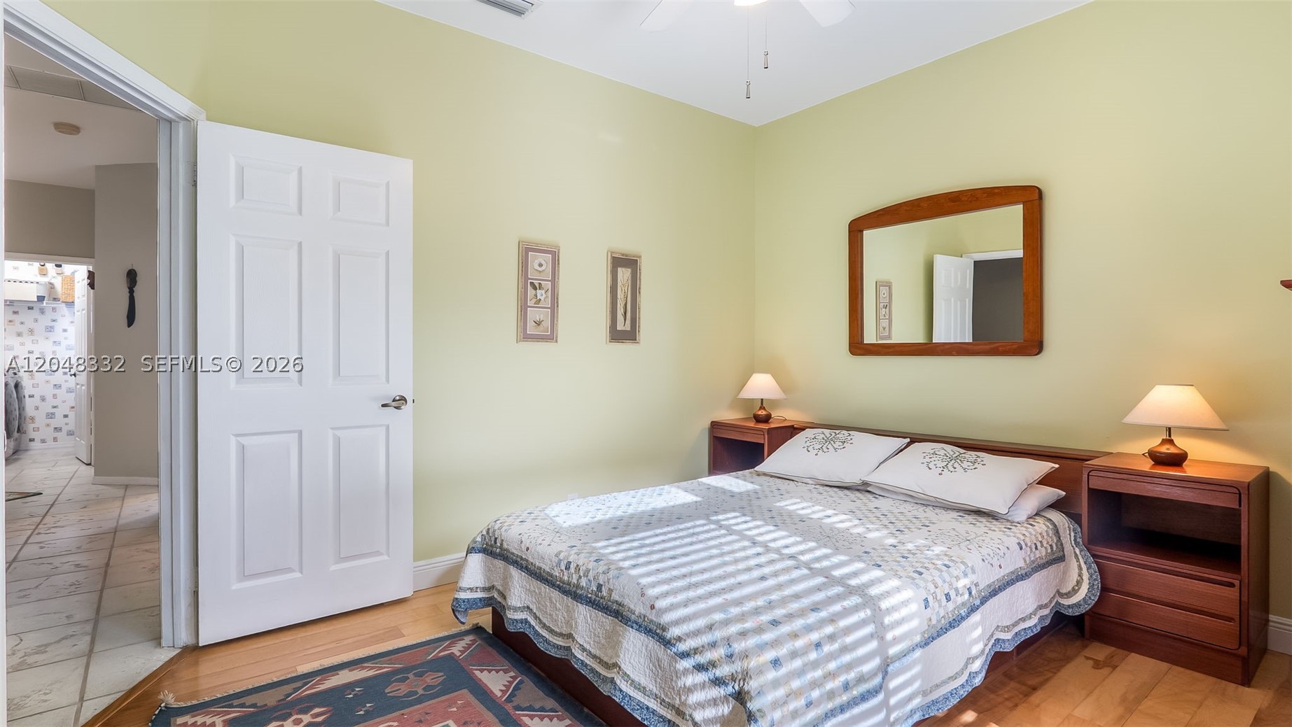 HOLLYWOOD LAKES COUNTRY C - Residential