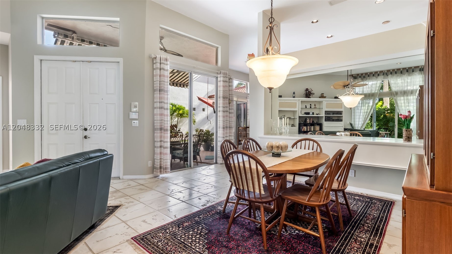 HOLLYWOOD LAKES COUNTRY C - Residential