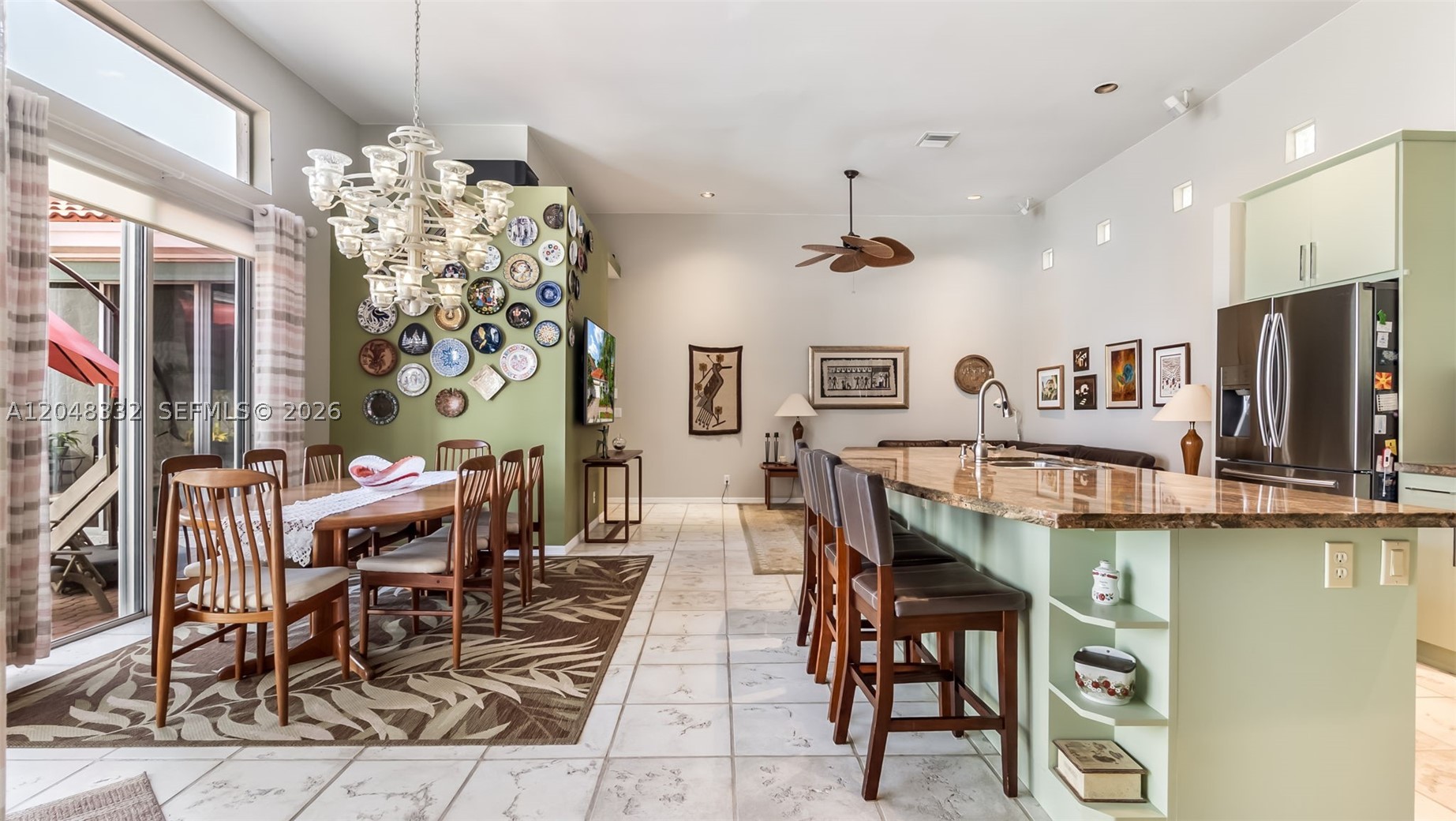 HOLLYWOOD LAKES COUNTRY C - Residential