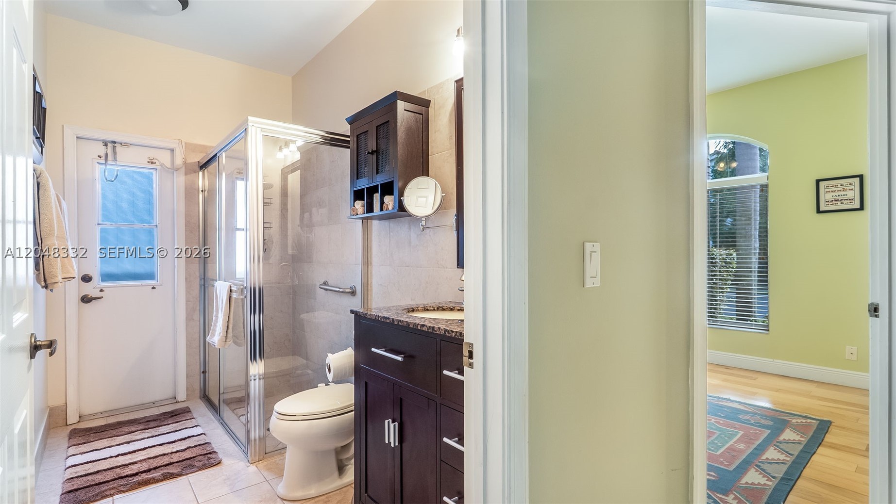 HOLLYWOOD LAKES COUNTRY C - Residential