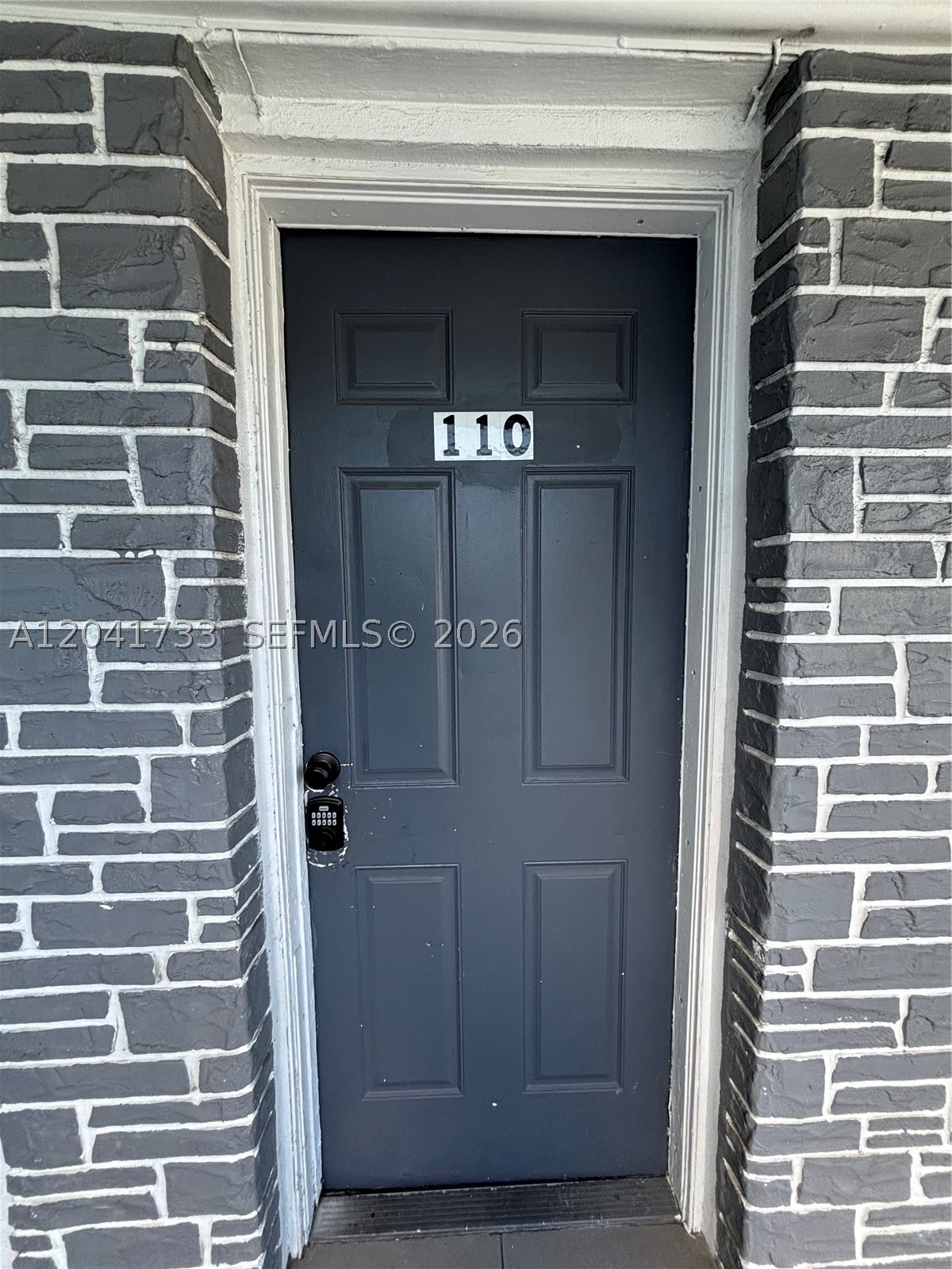 HOLLYWOOD SOUTH SIDE ADD - Residential Lease