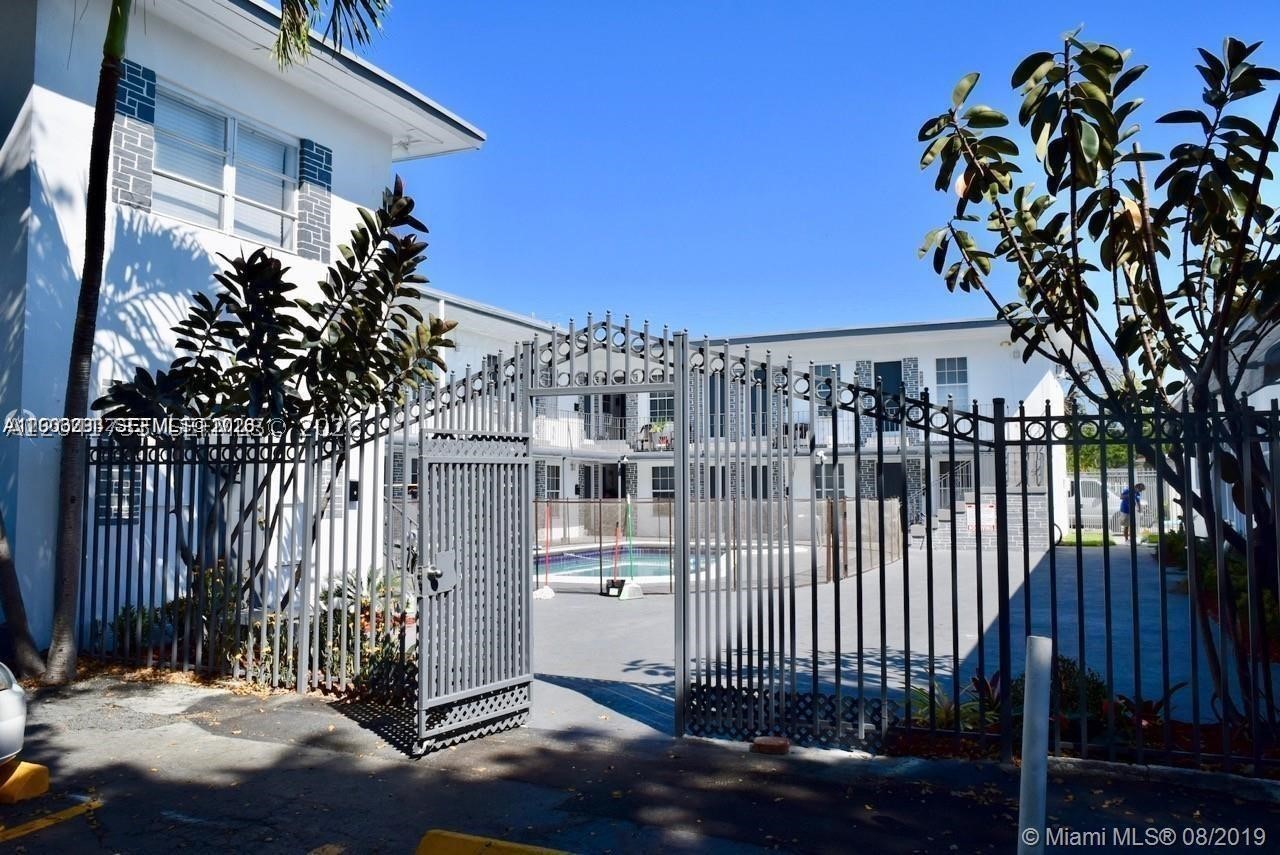 HOLLYWOOD SOUTH SIDE ADD - Residential Lease