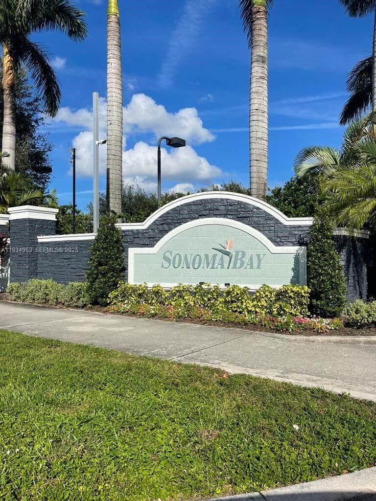 *DRASTICALLY REDUCED!*** AS -IS*** -Beautiful two-story townhome in a gated community with resort-style amenities, including pool, clubhouse, gym, and tennis courts. Spacious layout with open kitchen, dinning and family areas ideal for comfortable living and entertaining***NEW A/C 2025***
***See beyond the photos!.Contact listing agent for full virtual tour experience.***