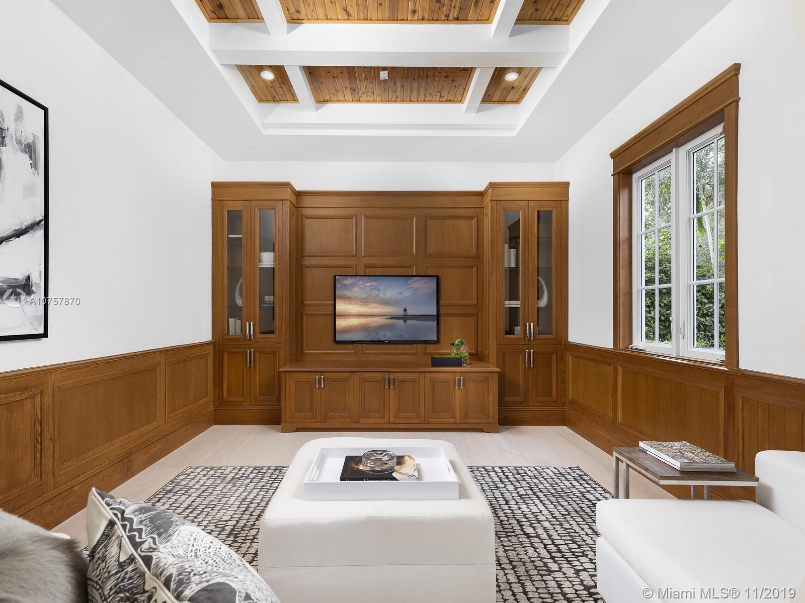 LOS PINOS - Residential