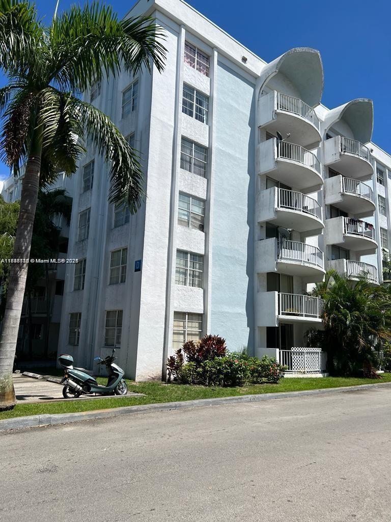 MONTECARLO CONDO - Residential