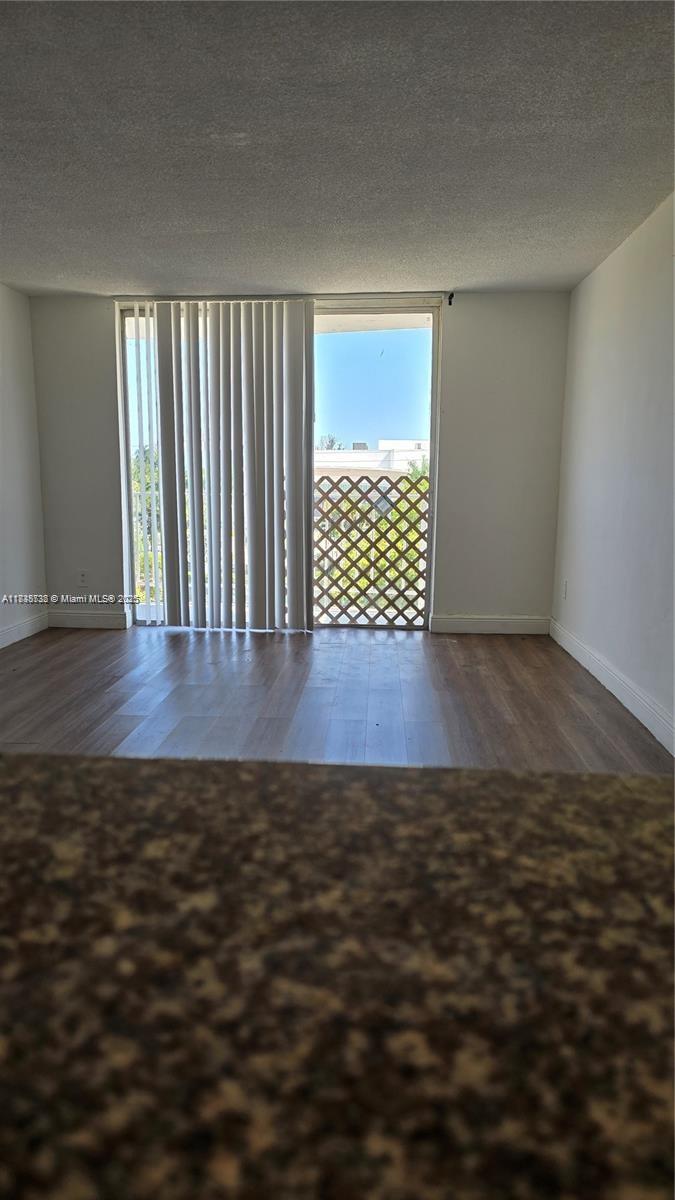 MONTECARLO CONDO - Residential