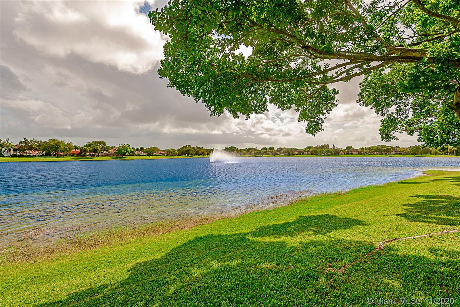 LAKEVIEW AT HAMMOCKS COND - Residential