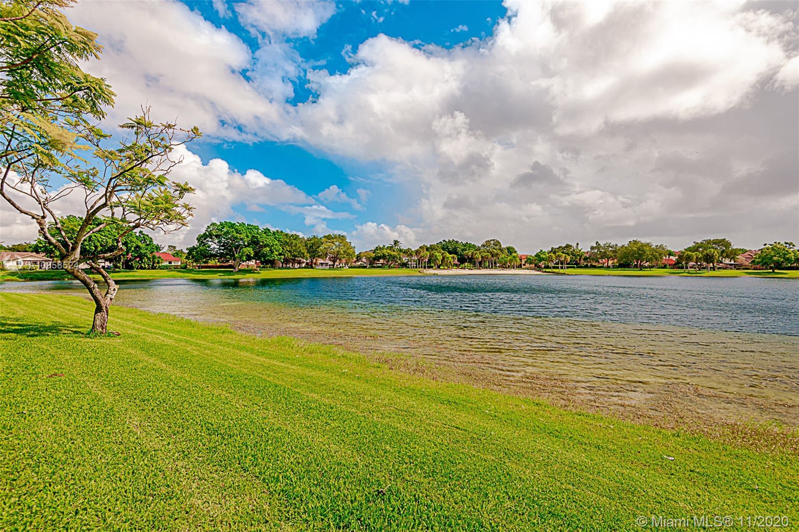 LAKEVIEW AT HAMMOCKS COND - Residential