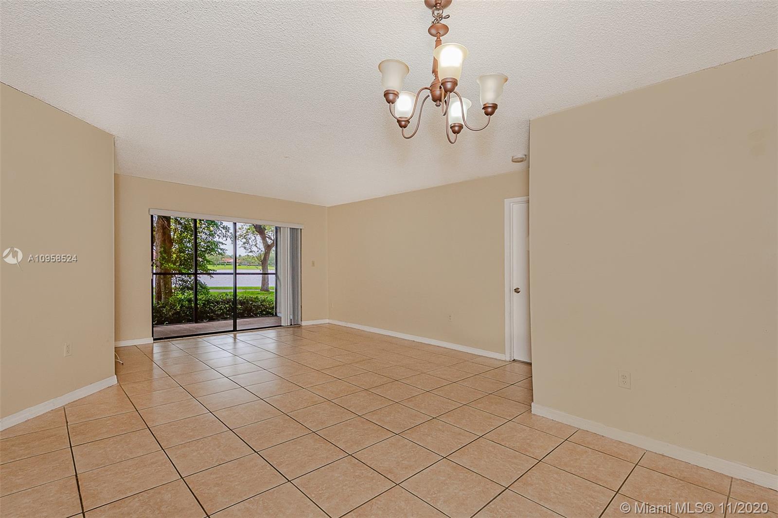 LAKEVIEW AT HAMMOCKS COND - Residential