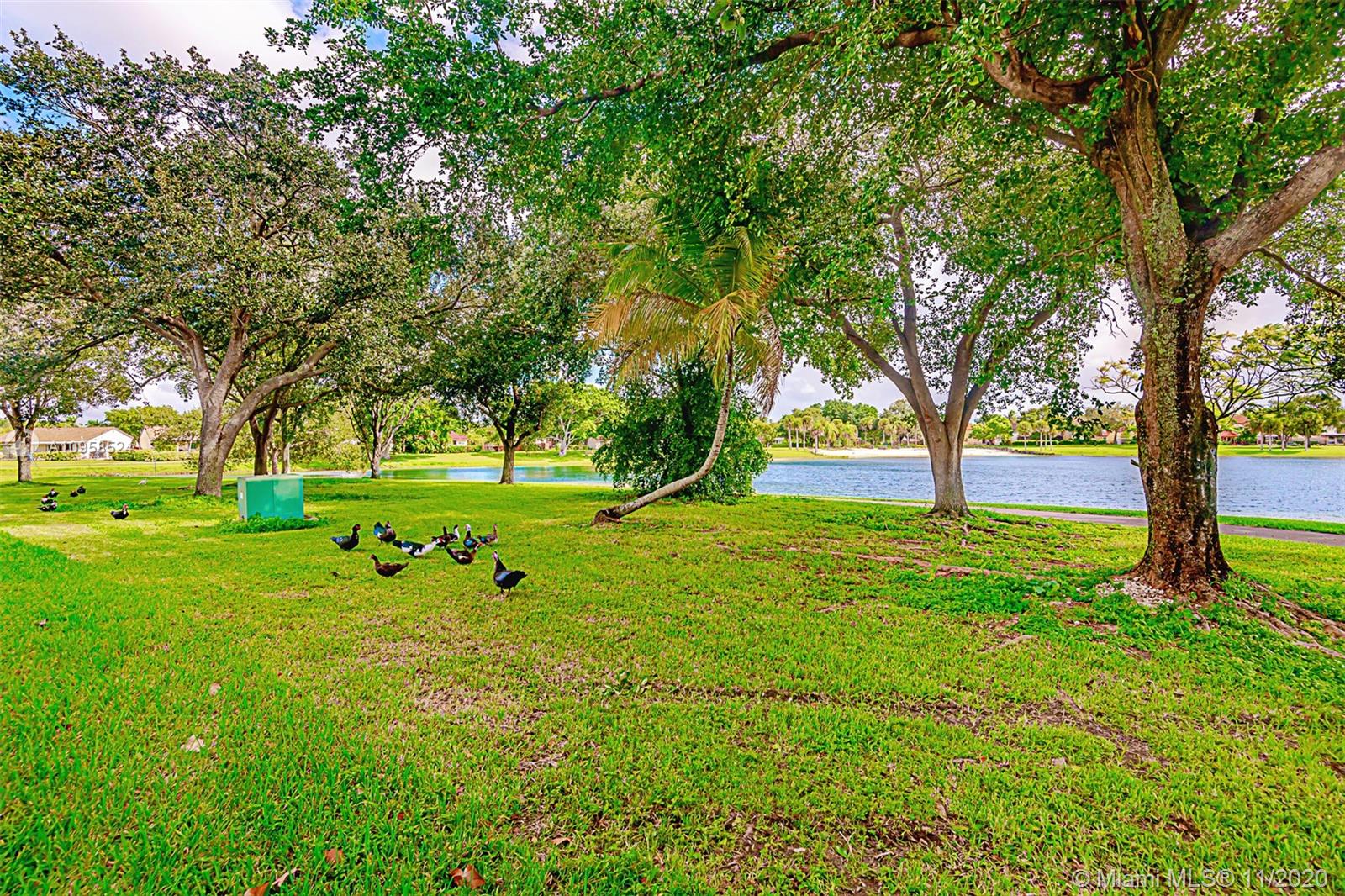 LAKEVIEW AT HAMMOCKS COND - Residential
