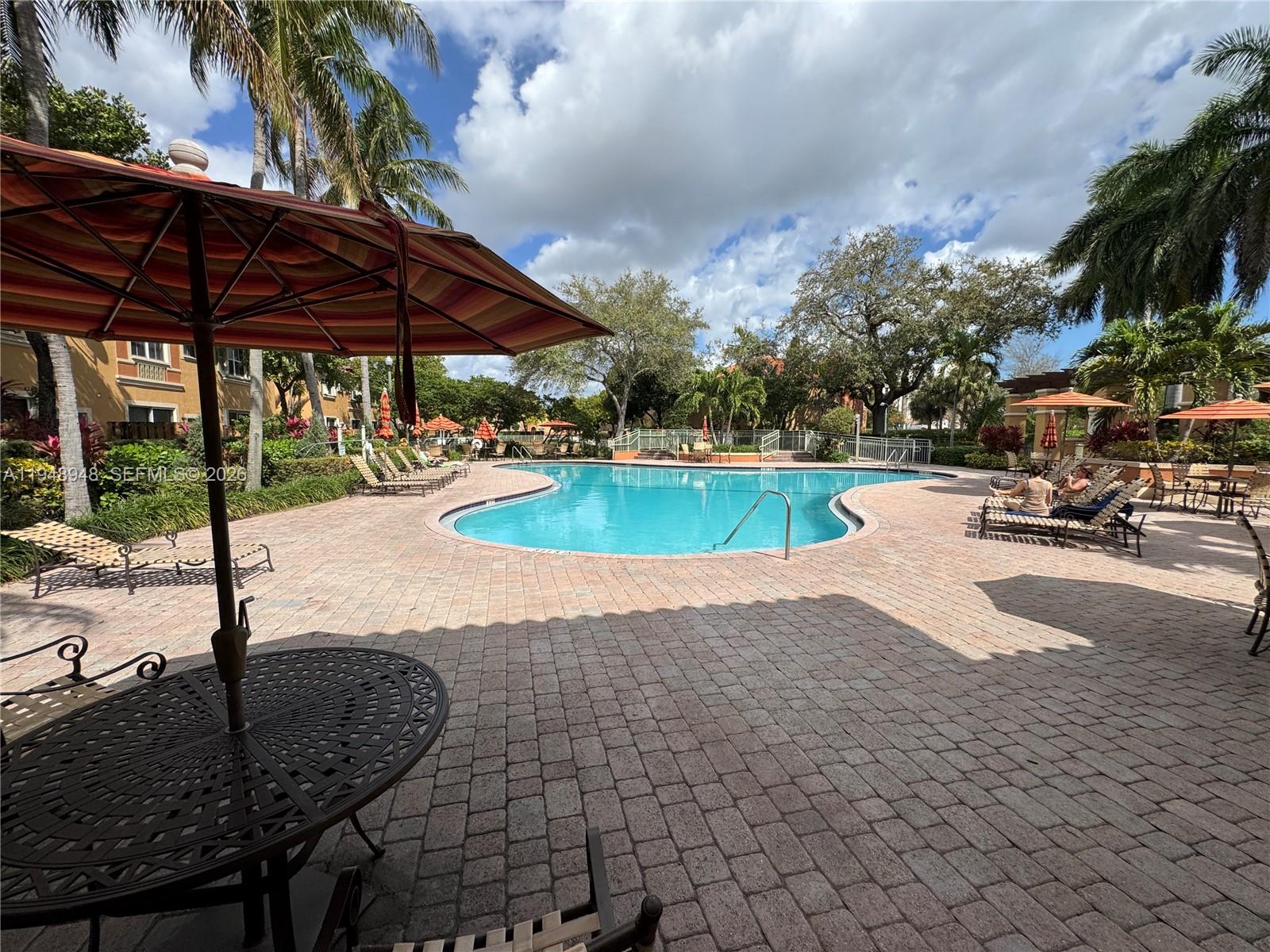 VILLAS AT HARBOR ISLES - Residential