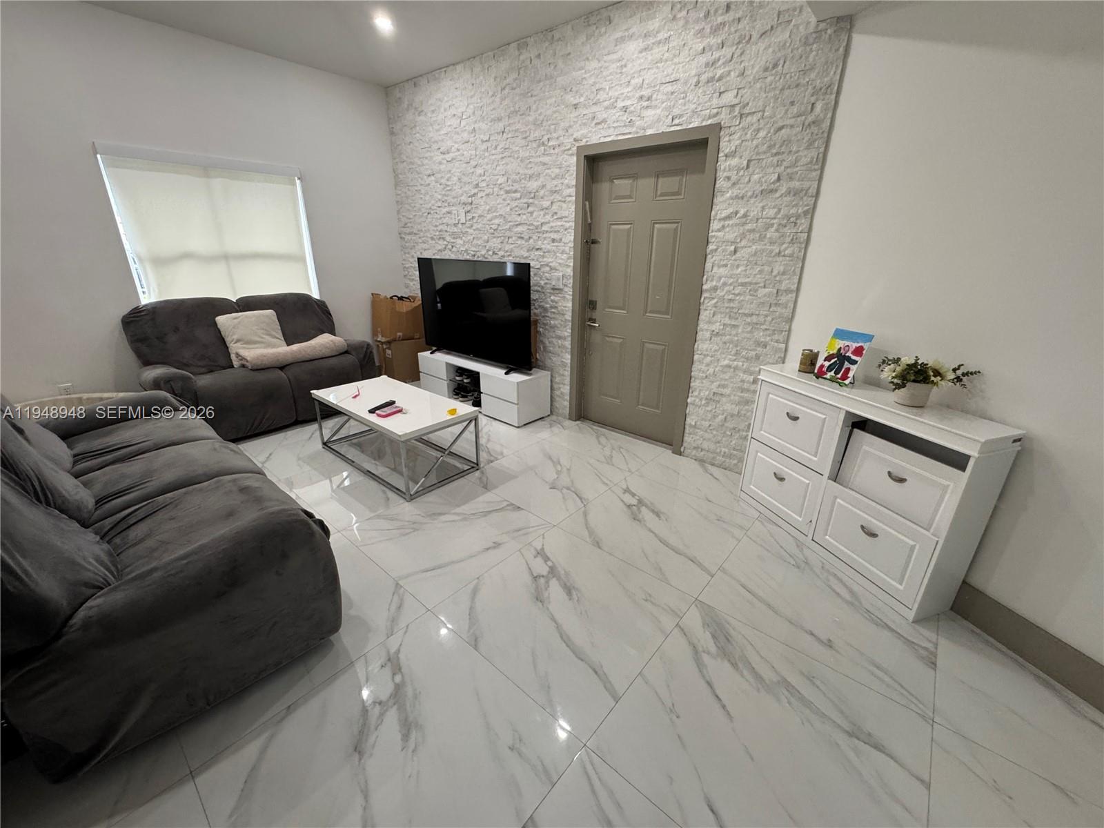 VILLAS AT HARBOR ISLES - Residential