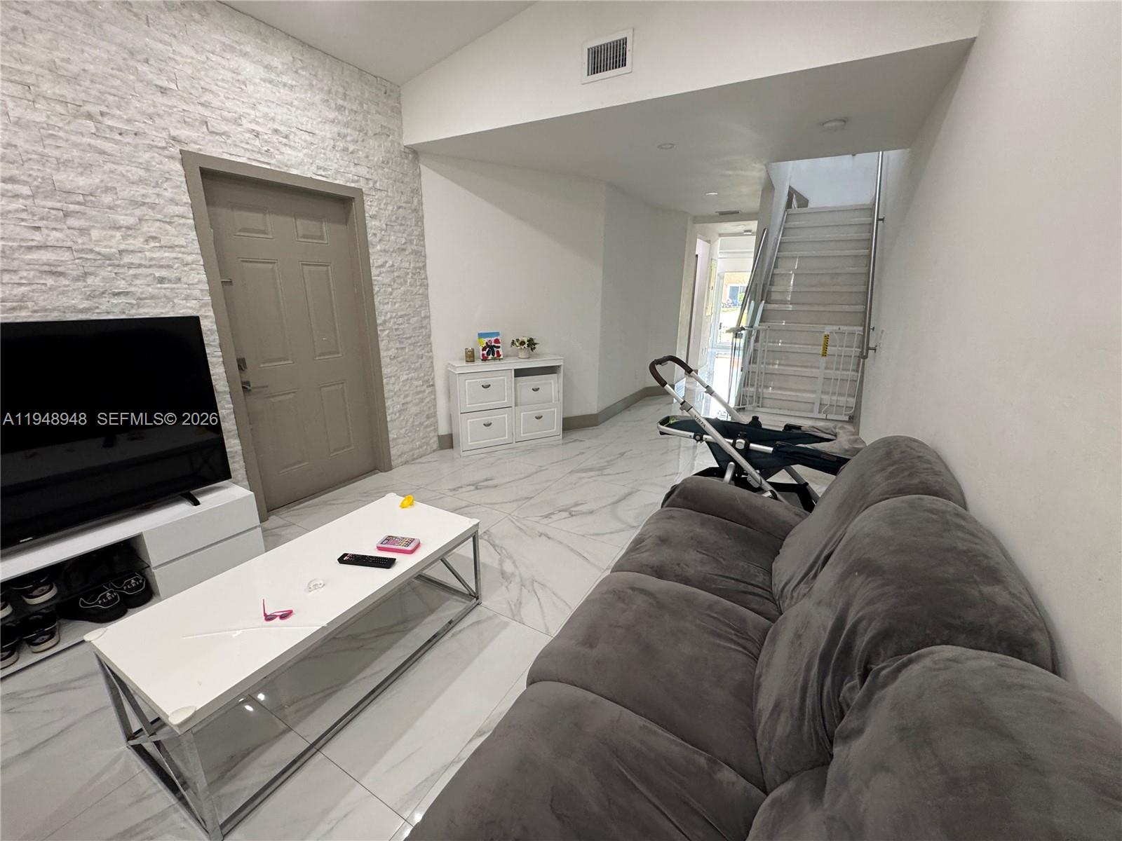 VILLAS AT HARBOR ISLES - Residential
