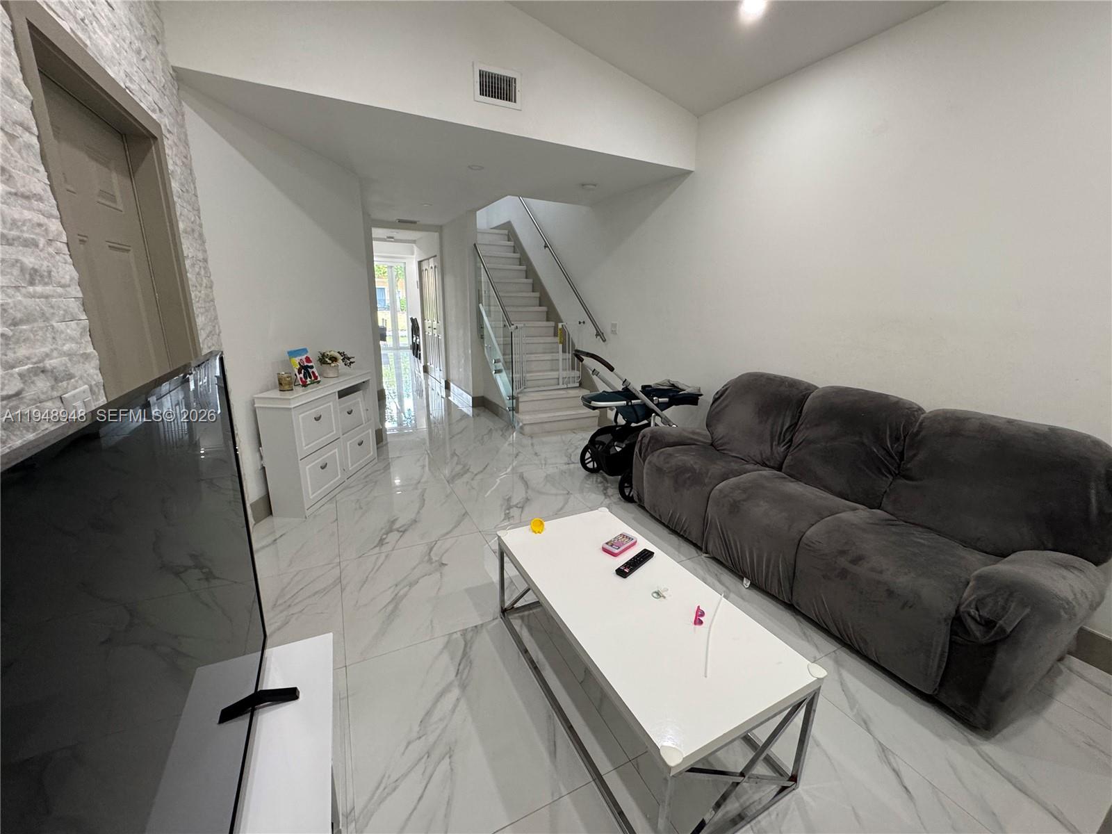 VILLAS AT HARBOR ISLES - Residential