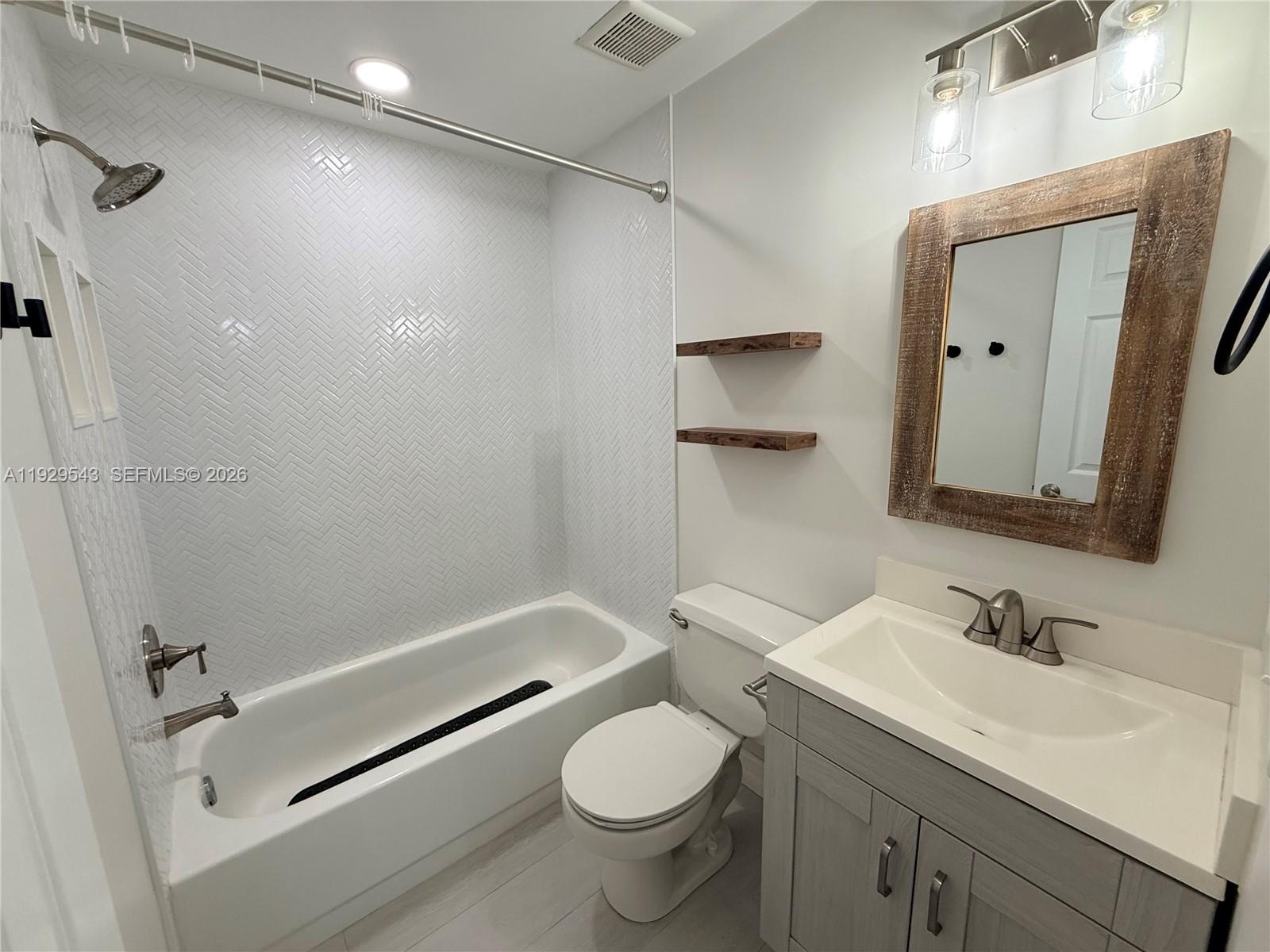 PIERPOINTE FIVE CONDO III - Residential Lease
