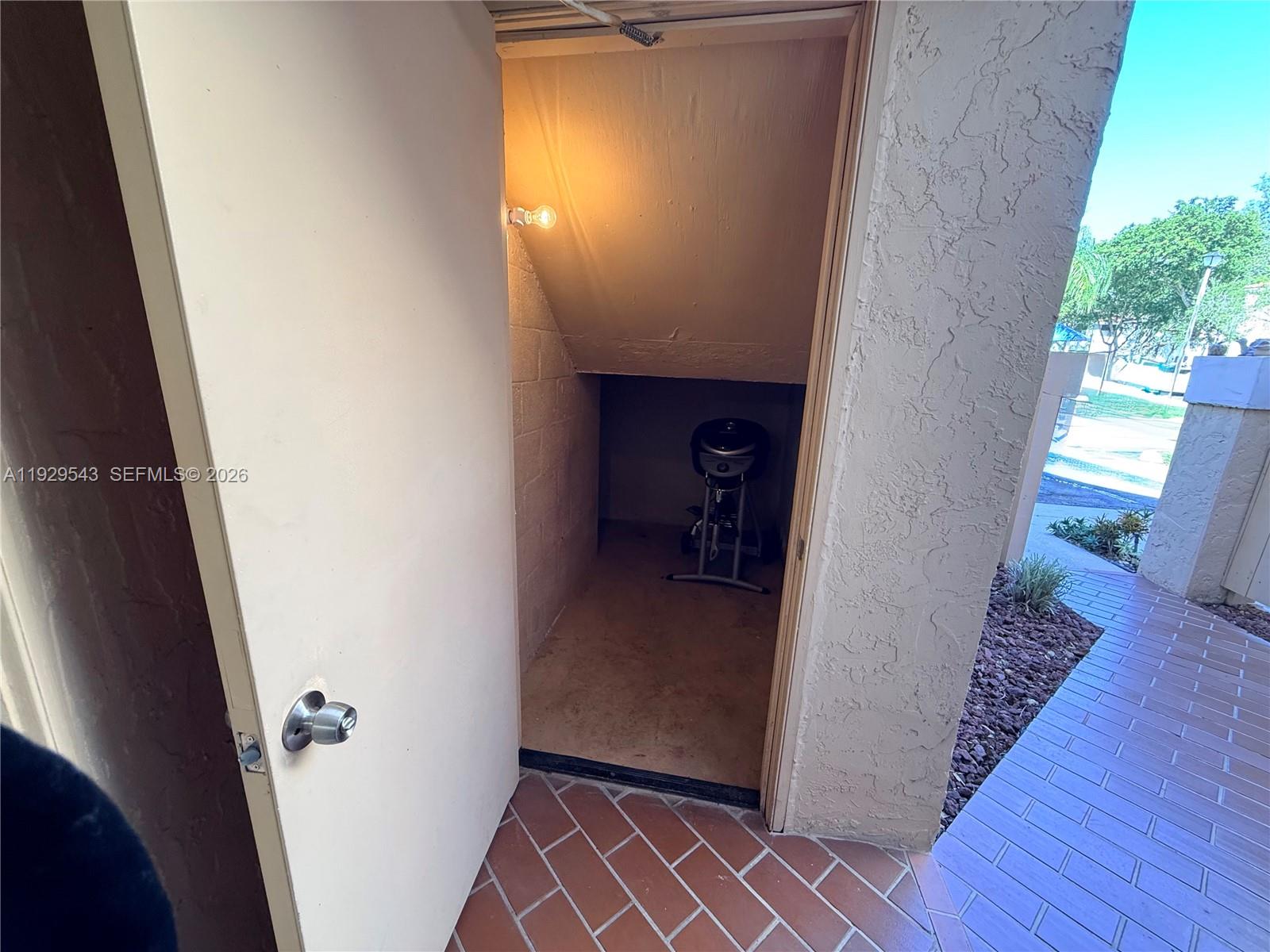 PIERPOINTE FIVE CONDO III - Residential Lease