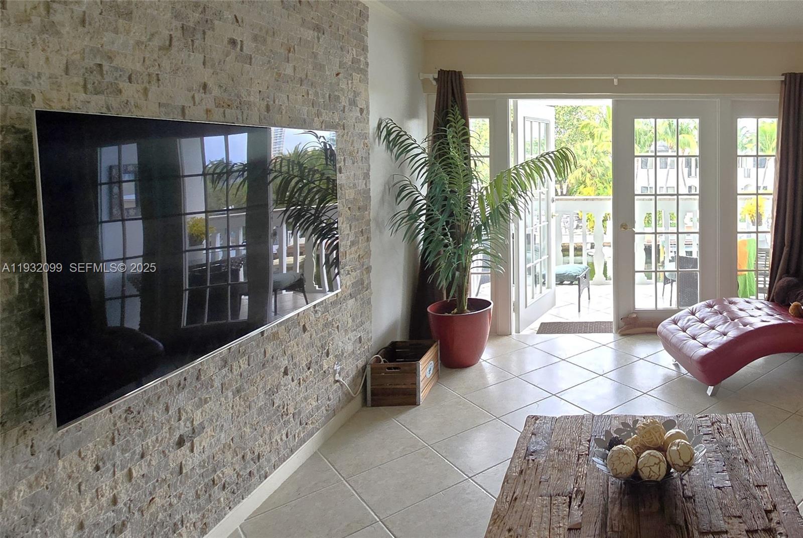 ISLE OF PARADISE CO-OP - Residential